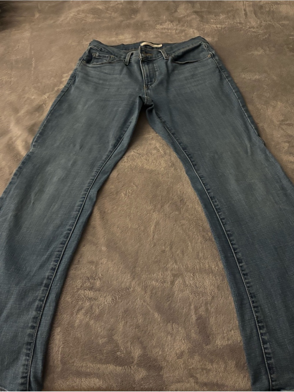 Woman’s Levi’s bootcut jeans size 6